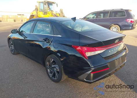 2025 Hyundai Elantra Limited z USA, uszkodzony, nr VIN KMHLP4DG1SU027738